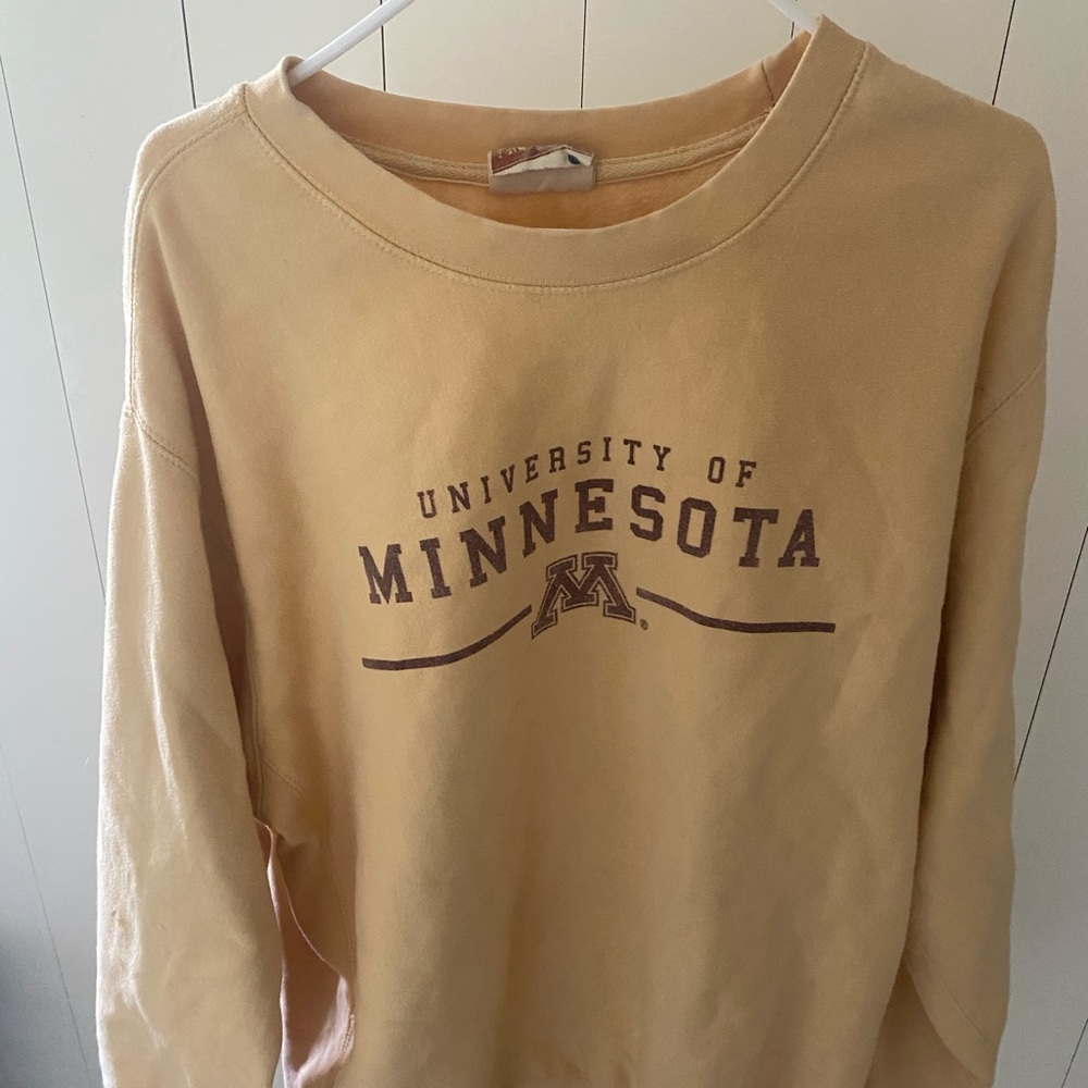 University of Minnesota large crew neck in color gold